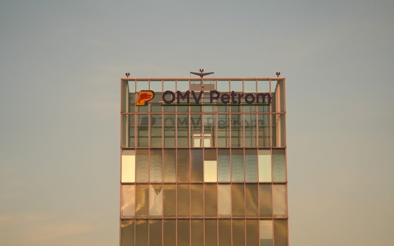 omv-petrom-si-newmed-energy-balkan-au-semnat-contractul-pentru-nava-de-foraj-ce-va-explora-in-marea-neagra