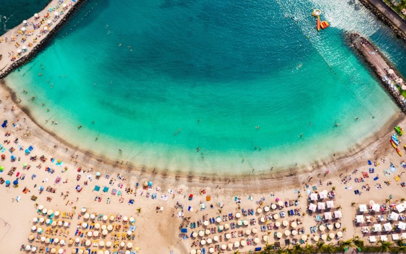 spaniolii-se-chinuie-sa-se-bucure-de-propriile-plaje-in-mijlocul-unui-val-urias-de-turisti