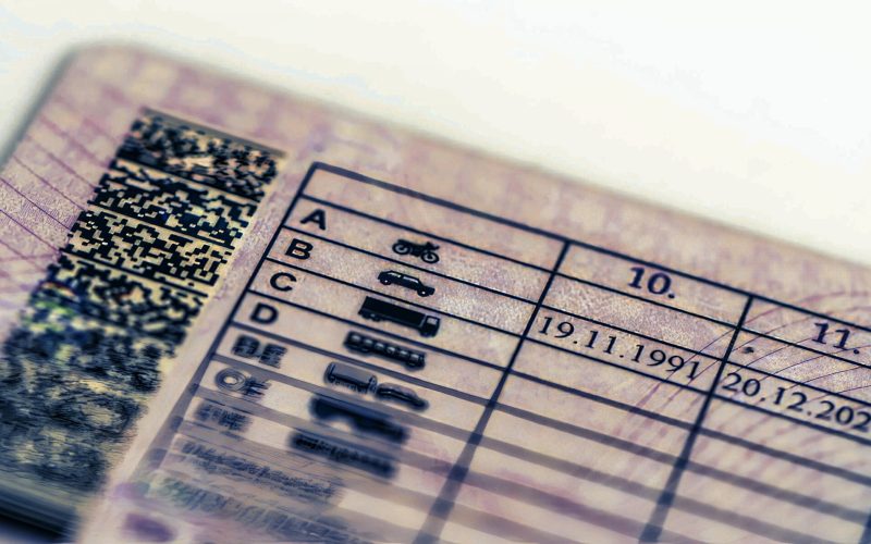 ce-drepturi-ai-cu-un-permis-categoria-b-in-2025,-ce-poti-sa-conduci.-noile-reguli-din-codul-rutier