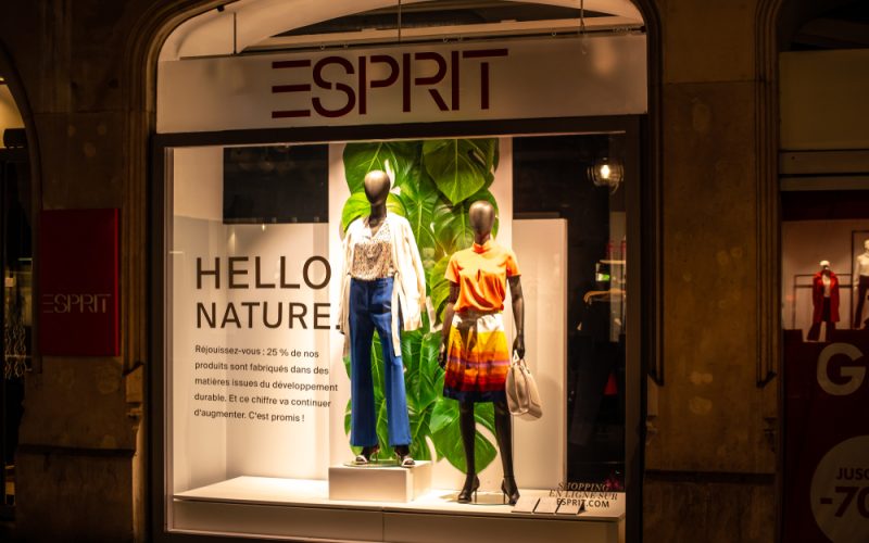 cifra-de-afaceri- a-brandului-de-moda-esprit-a-scazut-cu-75%-dupa-iesirea-de-pe-pietele-ue