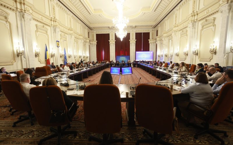 romania-atrage-peste-10,8-miliarde-lei-prin-obligatiuni-verzi-si-anunta-investitii-locale-de-peste-1,7-miliarde-lei-pentru-tranzitia-verde