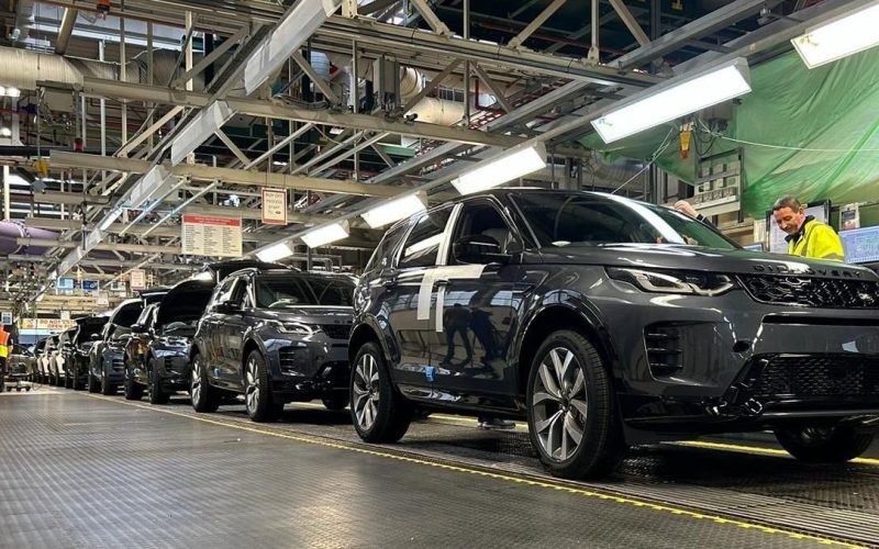 jaguar-land-rover,-blocata-de-un-atac-cibernetic:-productia-este-oprita-din-august-si-s-a-lasat-cu-pierderi-de-milioane