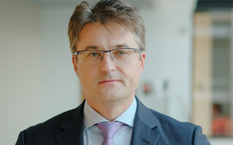 absl:-impredictibilitatea-economica-si-cresterea-taxelor-pun-presiune-pe-industria-serviciilor-pentru-afaceri