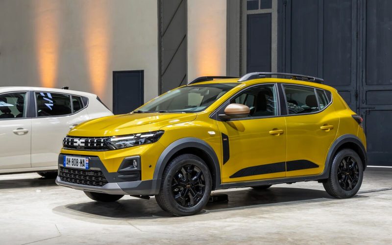 dacia-sandero-2026:-un-nou-design,-mai-multa-tehnologie-si-o-versiune-hibrida-pentru-prima-data