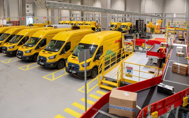 dhl-express-inaugureaza-primul-centru-logistic-carbon-neutru-din-romania;-investitie-de-5-milioane-de-euro