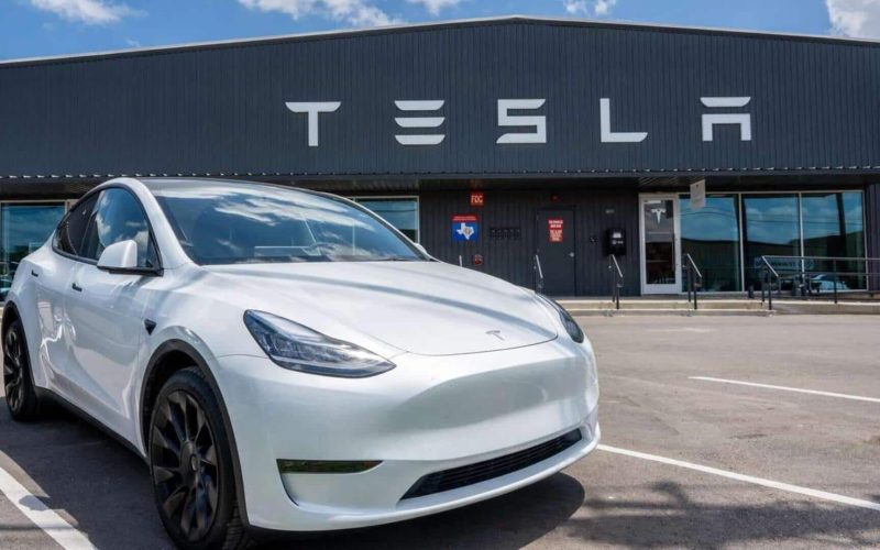 tesla-lanseaza-versiuni-mai-accesibile-pentru-model-3-si-model-y