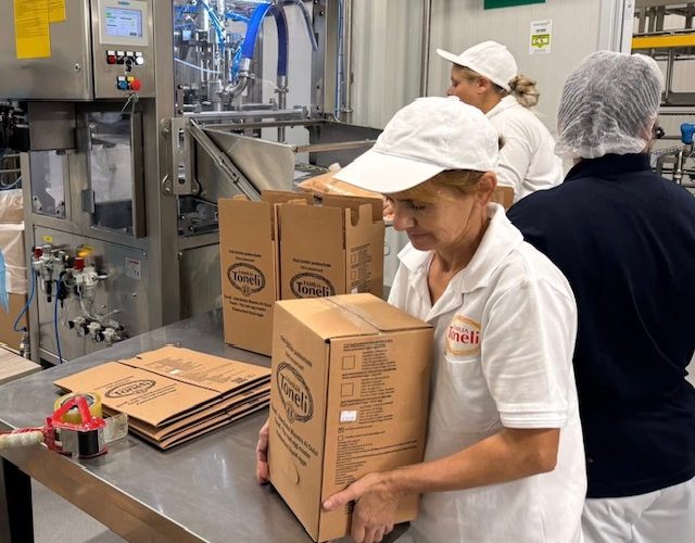 toneli-a-deschis-o-fabrica-de-oua-lichide-in-urma-unei-investitii-de-5-milioane-de-euro