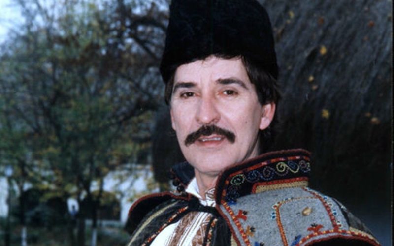 21-de-ani-fara-liviu-vasilica.-povestea-medicului-pediatru-care-a-ajuns-cea-mai-cunoscuta-voce-masculina-a-folclorului-din-teleorman