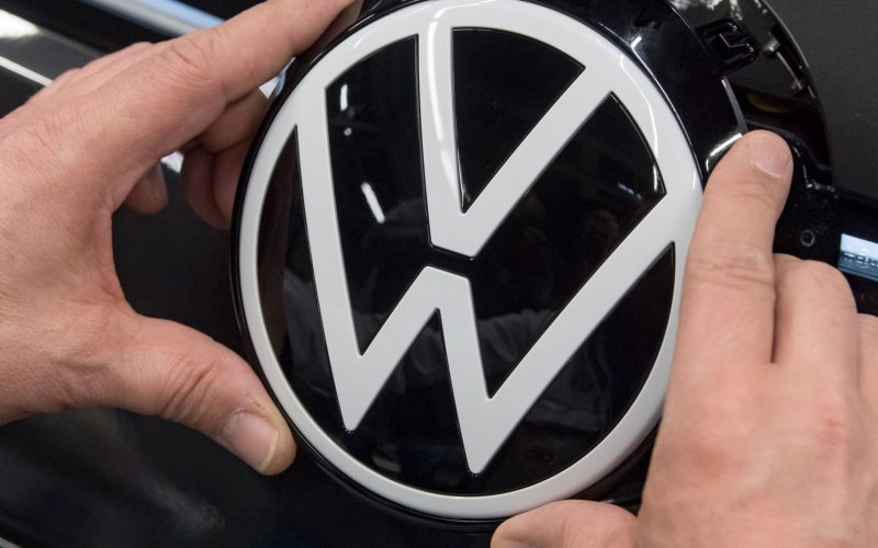 volkswagen-opreste-productia-modelelor-golf-si-tiguan-din-cauza-unei-noi-crize-globale-de-semiconductori