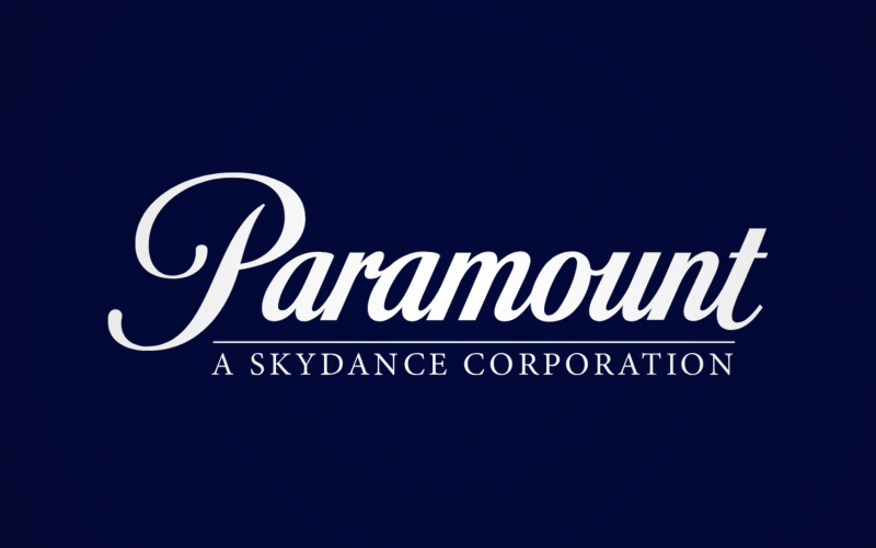 paramount-este-favorita-in-cursa-pentru-achizitia-warner-bros-discovery,-ceea-ce-ar-duce-la-cea-mai-mare-fuziune-din-industria-media-a-ultimilor-ani
