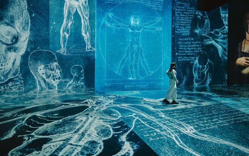 „amplified”-aduce-la-museum-of-immersive-new-art-(mina)-o-calatorie-imersiva-in-istoria-rock-ului