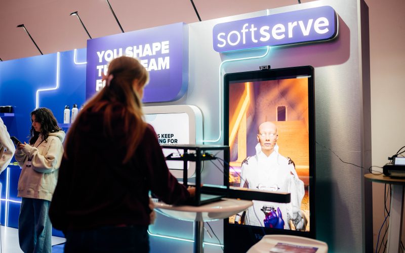 softserve-integreaza-agenti-ai-in-echipe-si-redefineste-dezvoltarea-software:-timpul-de-livrare-este-redus-cu-pana-la-70%