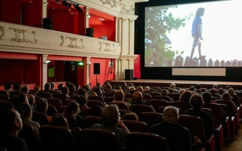 cele-mai-importante-filme-de-la-astra-film-festival-pot-fi-vizionate-online:-„portretul-unui-tata-confuz”-impresioneaza-prin-sinceritate-si-vulnerabilitate