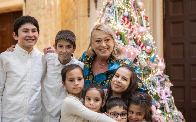 festivalul-brazilor-de-craciun-ridica-vocea-copiilor-vulnerabili-pentru-care-accesul-la-educatie-este-o-lupta