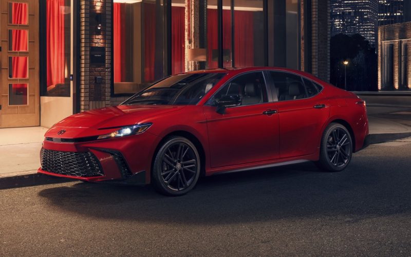 toyota-recheama-peste-un-milion-de-masini-din-cauza-unei-defectiuni-la-camera-video-de-marsarier