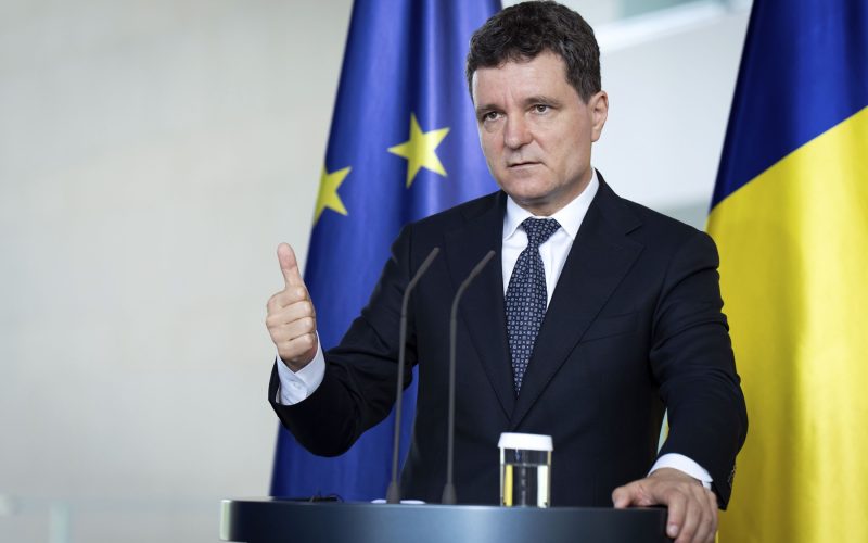 nicusor-dan: “exista-varianta-ca-rafinaria-petrotel-lukoil-sa-fie-preluata-pe-o-perioada-limitata-de-statul-roman”