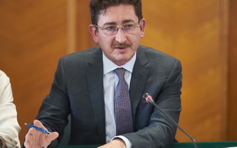 consiliul-concurentei: numarul-firmelor-din-romania-scade-pentru-prima-data-in-ultimii-ani,-iar-cele-mai-afectate-sunt-intreprinderile-mici