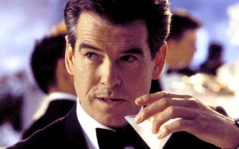 pierce-brosnan-ar-putea-reveni-ca-doctor-fate-in-noul-univers-dc:-actorul-isi-exprima-deschiderea-pentru-un-nou-proiect