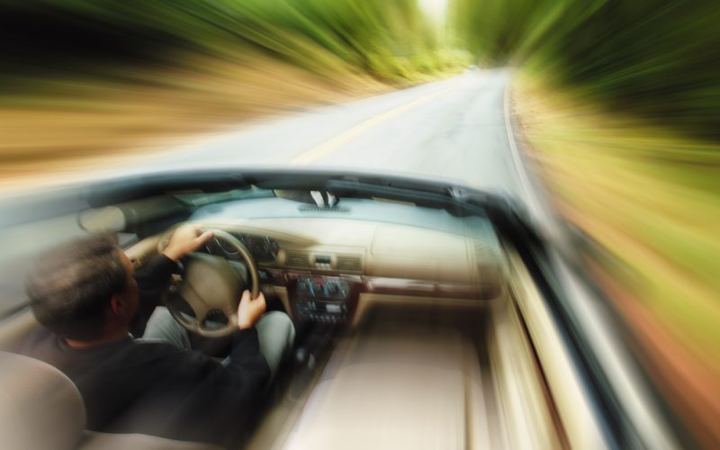 motiv-de-vibratii-in-volan-la-90–120-km/h:-cauze-legate-de-roti,-anvelope-si-suspensie