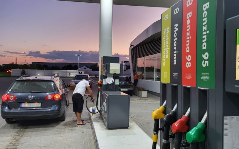 miros-de-benzina-sau-motorina-in-habitaclu:-cand-devine-urgenta