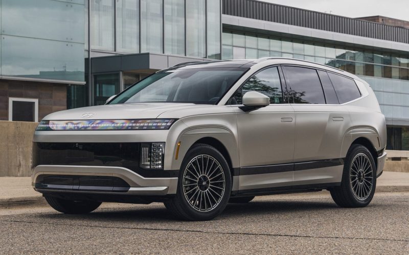 hyundai-ioniq-9,-suv-ul-suprem-de-lux-de-care-nu-stiai-ca-ai-nevoie-in-romania.-masina-electrica-cu-620-de-kilometri-autonomie-care-uimeste-prin-dotari